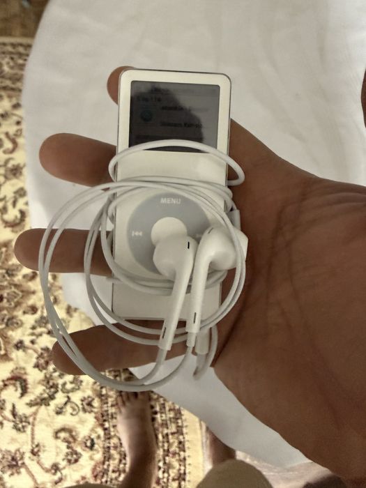 Ipod 1 gb в отличном состояний