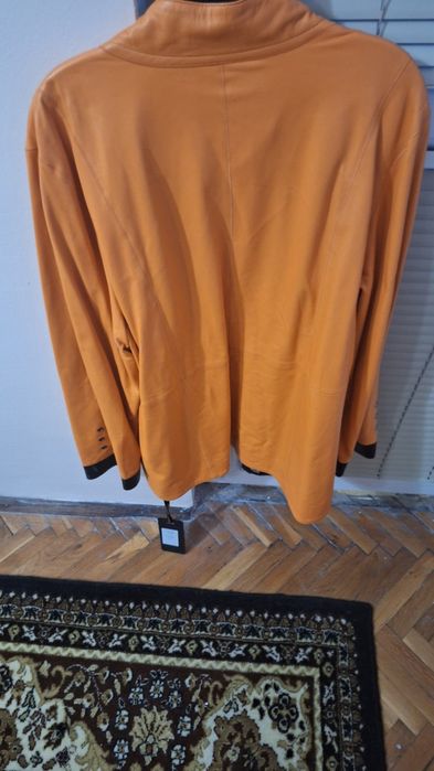 Дамски кожени якета и рокли