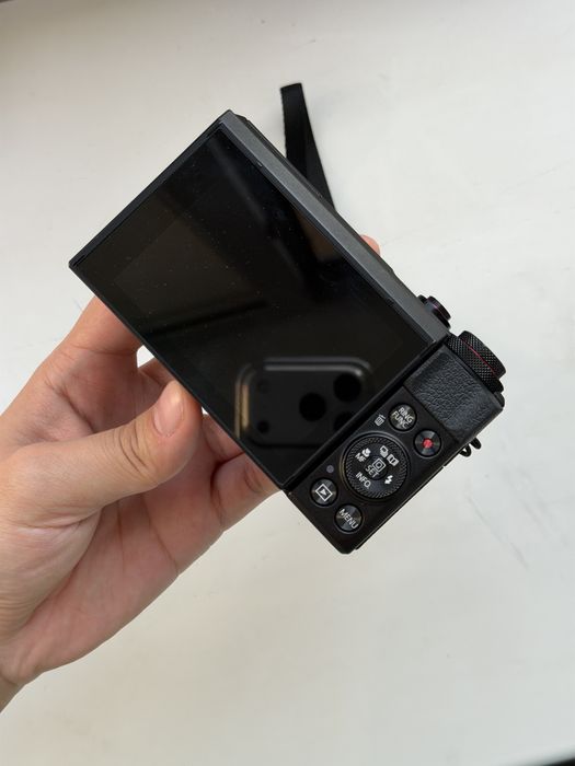 Canon PowerShot G7X Mark II