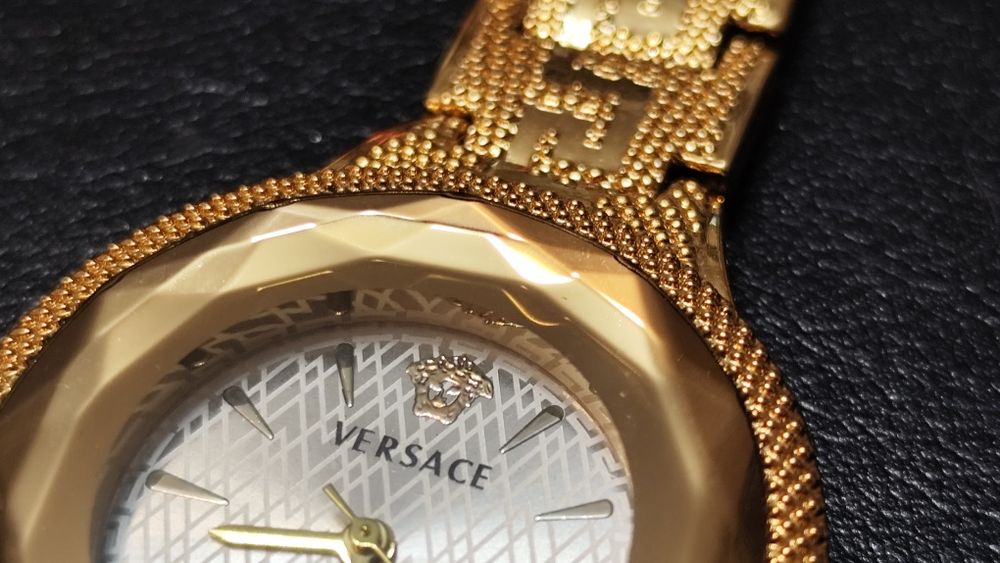 VERSACE Gold / Дамски Часовник