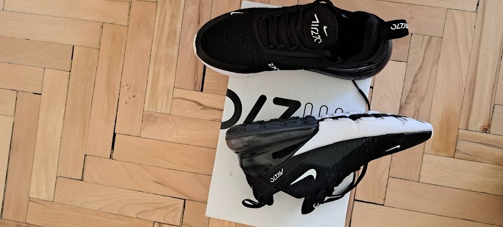 Дамски обувки AIR MAX 270