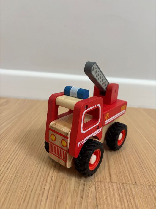 Set jucarii - Puzzle cu maner si masina de pompieri