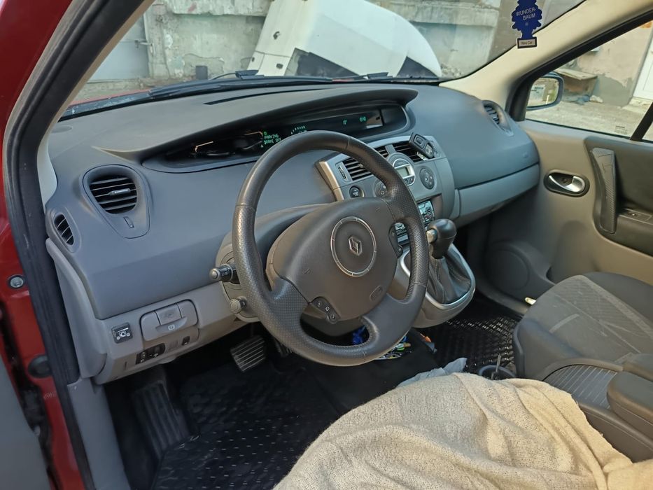 Vînd Reno Mega Scenic