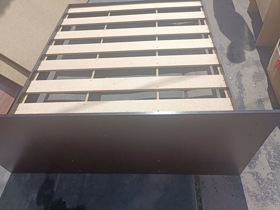 Продам двуспальнюю кровать