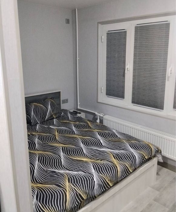 Продаю 1 ком студия Кадышева общежите