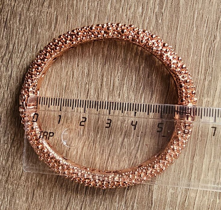 Твърда гривна Rose Gold Be Loved