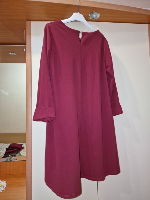 Червена коледна рокля с перли