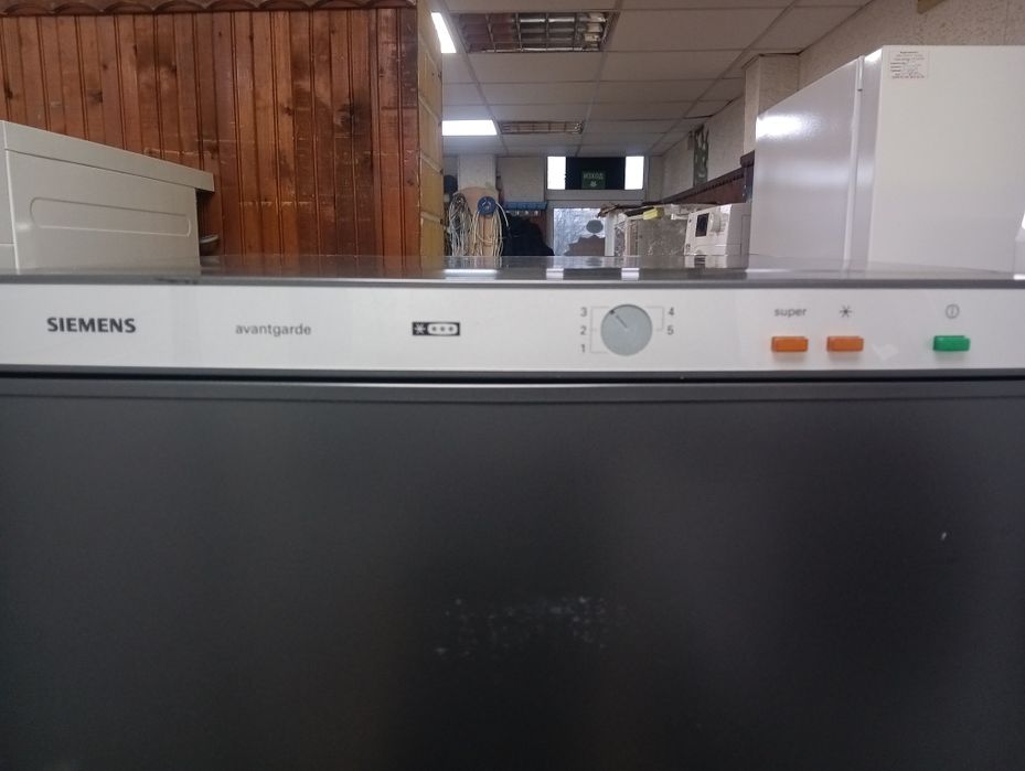 Сив хладилник с горна камера Сименс  Siemens с  2 години гаранция!