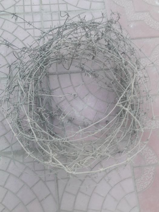 Продам колючую проволоку.