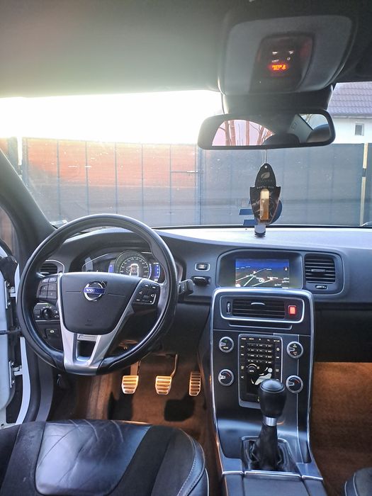 Volvo S60 R-Design original 2015/1.6 diesel/Look Sportiv&Consum Redus
