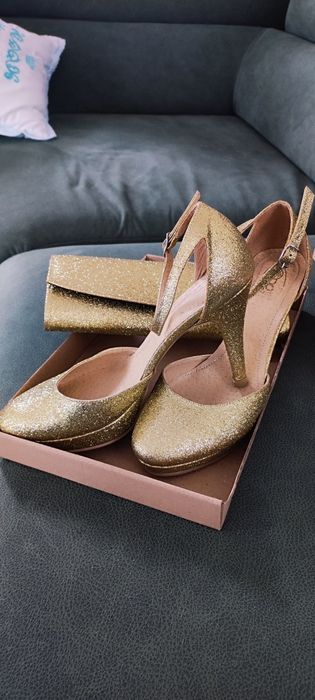 Златни обувки и чанта комплект  38 номер