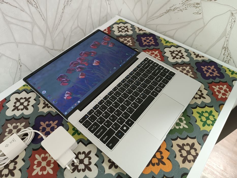 Ноутбук HYDRA SSD M.2 Windows 10 Pro.