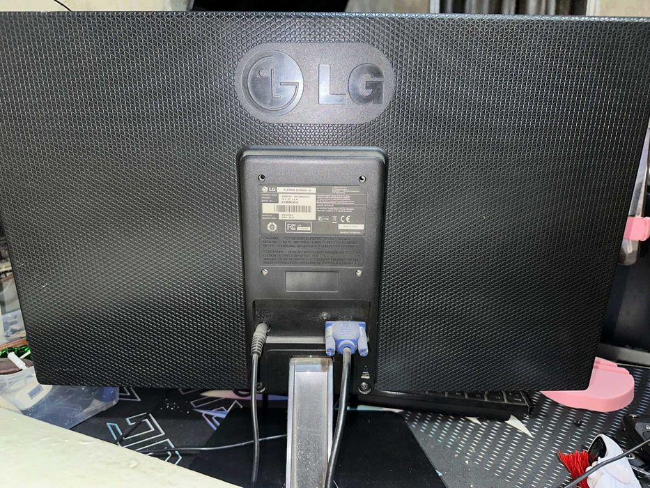 Монитор LG 22" (Full HD) в отличном состоянии