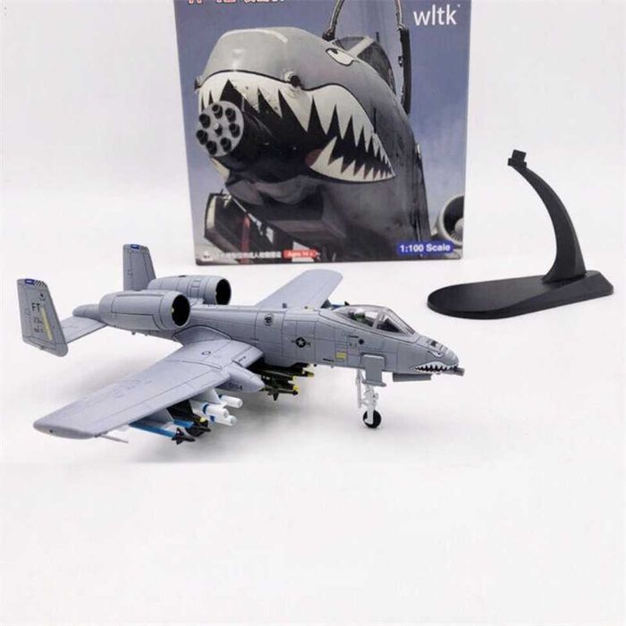 Macheta avion metalica A10 Warthog Thunderbolt II 1:100 17cm