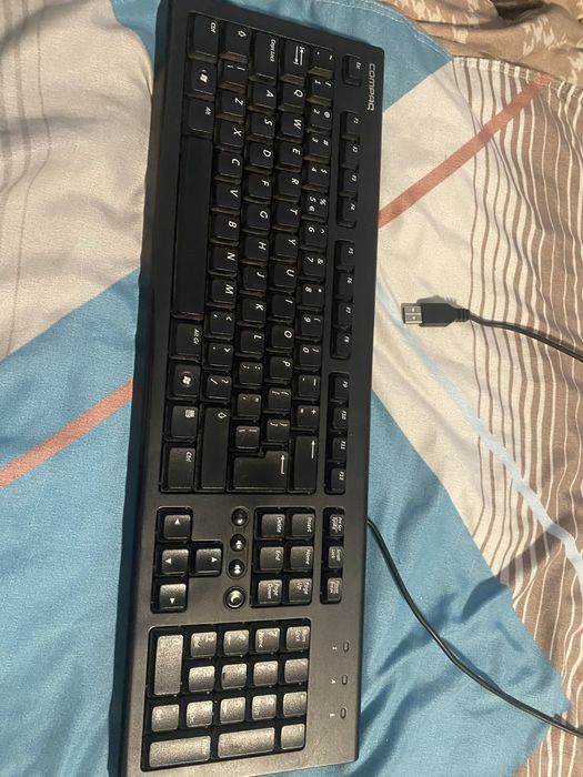 Vand tastatura compaq neagra