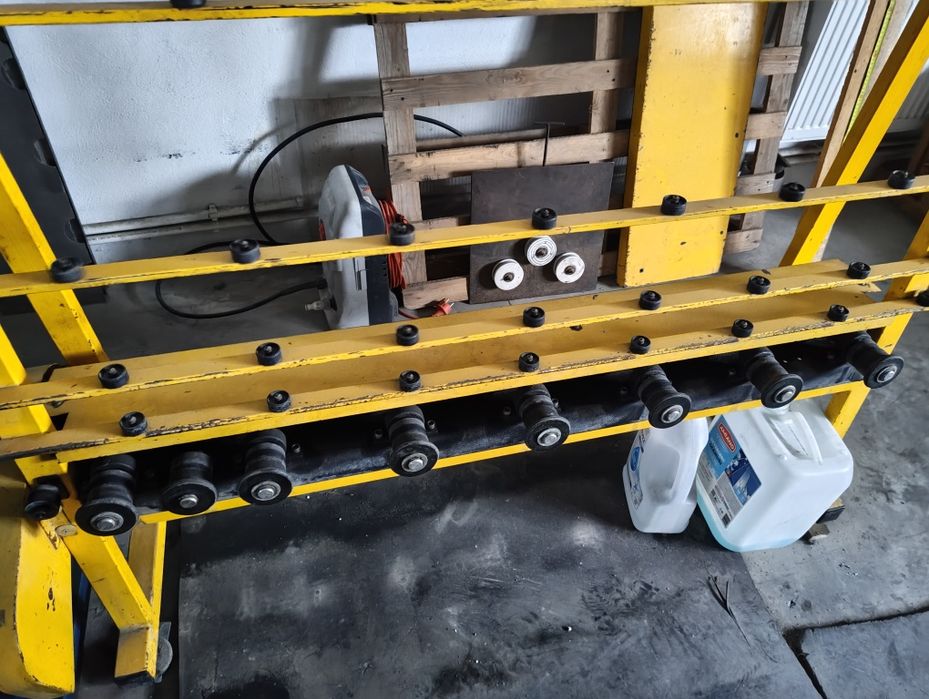 Vînd mașină spălat geamuri termopan  sticla 3200  euro negociabil