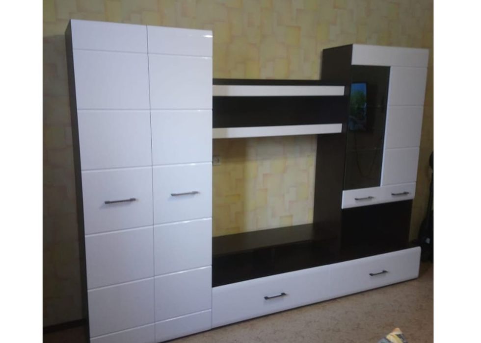 ××× Стенку в гостиную продам ÷÷÷