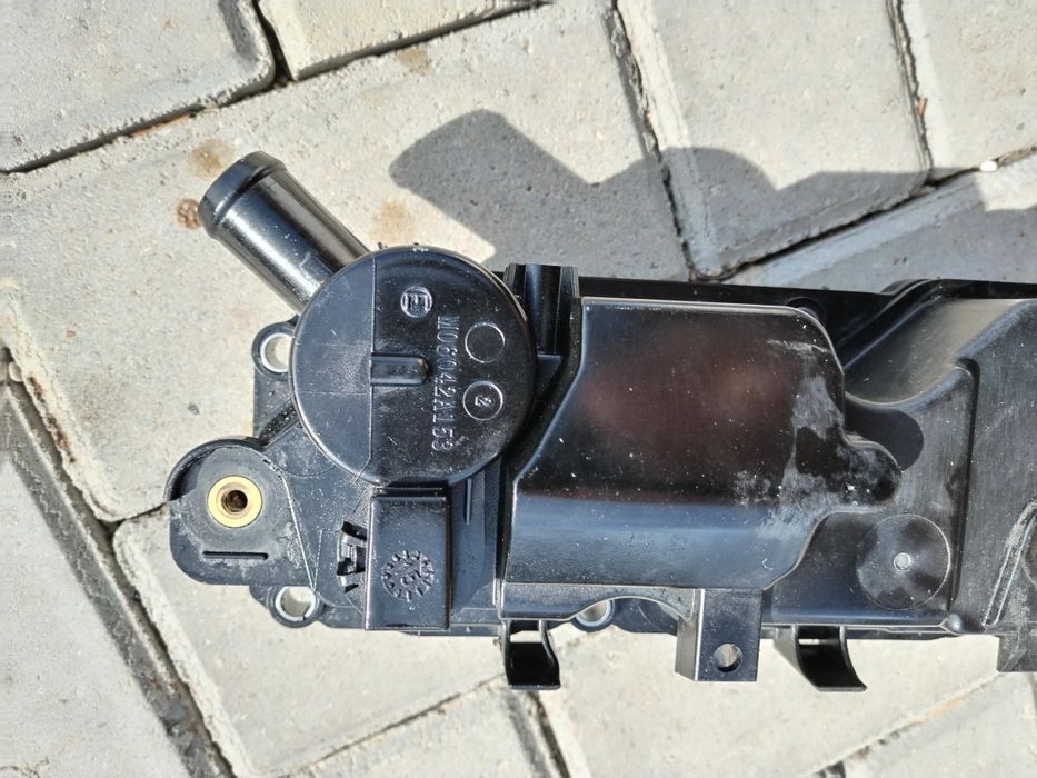 Vând capac culbutori Peugeot 308 SW II 2015  1,6 HDI