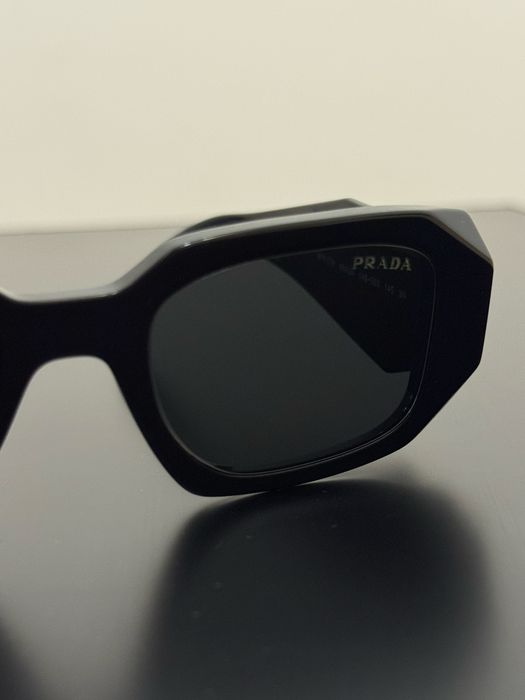 Оригинални слънчеви очила Prada