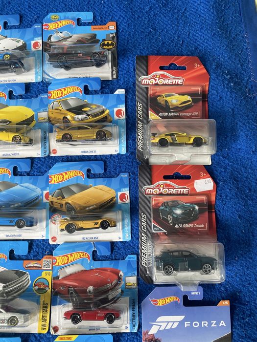 Колекционерски колички Hot wheels и Majorette