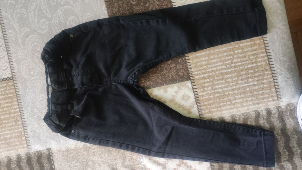 Дънки за малък младеж