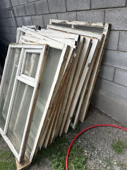 Деревянные окна.