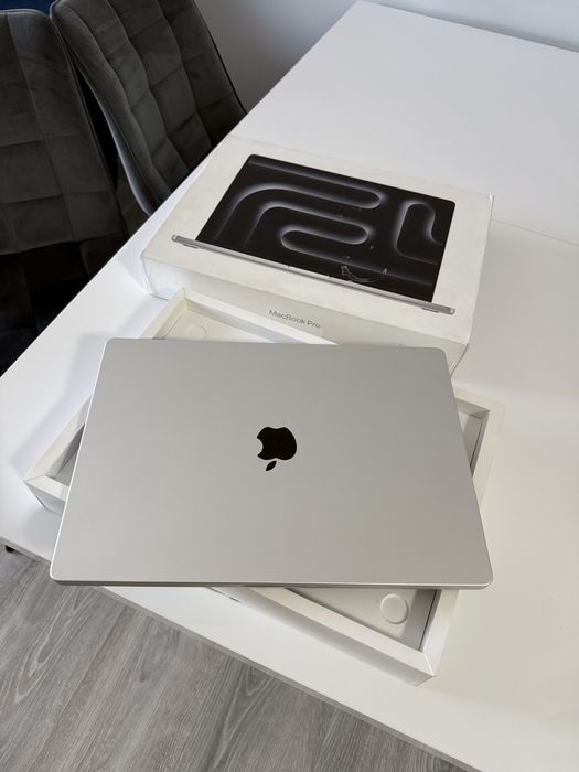 macbook pro 14 m4 pro - Laptopuri oferte online | OLX.ro