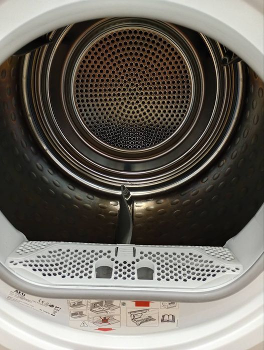 Сушилня с термопомпа Аег Aeg Series 8000 А+++  8кг. 2 години гаранция!