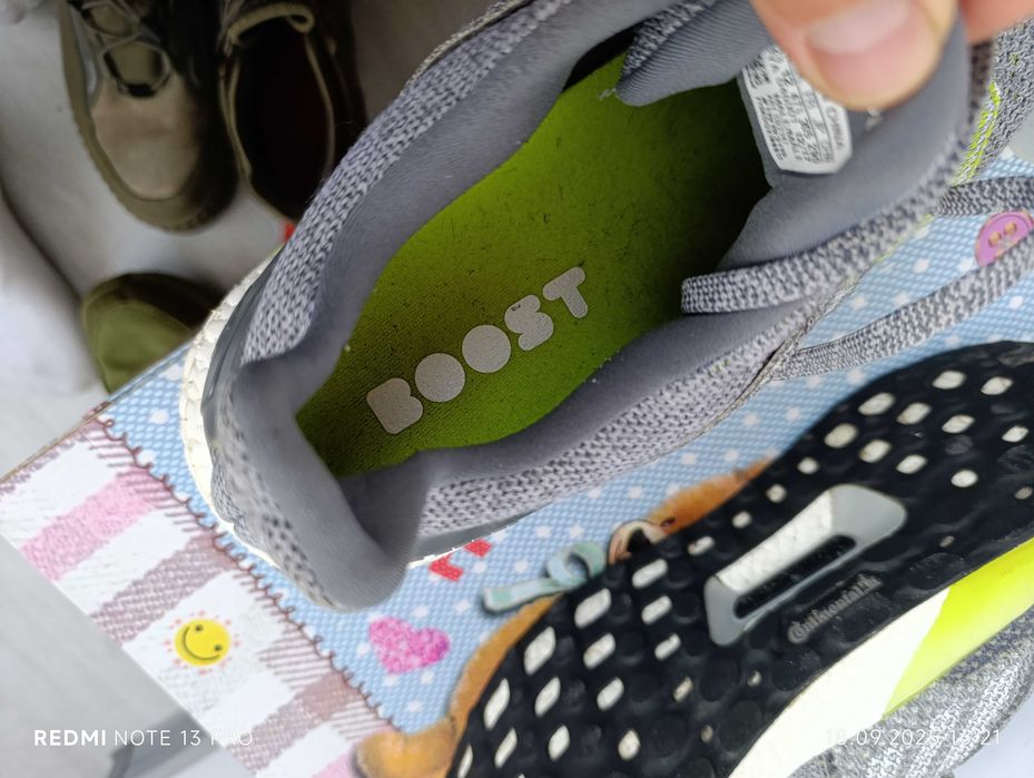 ''Adidas UltraBOOST ST''оригинални маратонки 46.5 номер