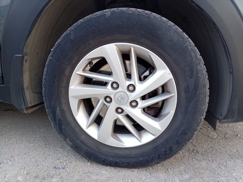 Шины летний и зимние есть