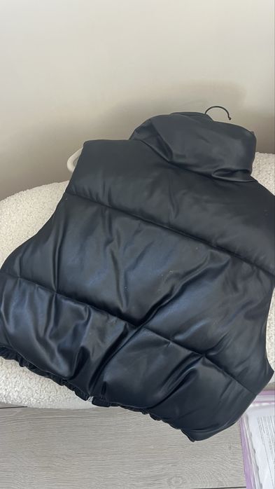 Кожено елече bershka