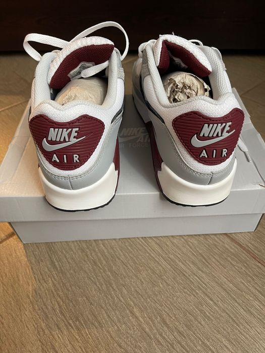 Чисто нови обувки Nike Air Max 90