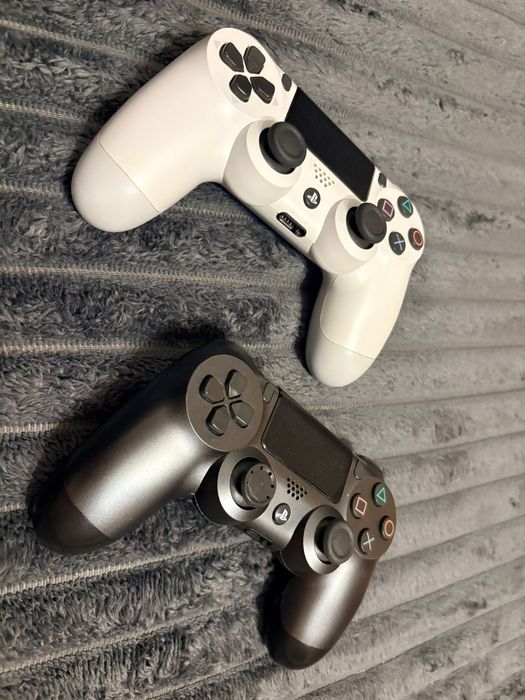Vand ps4 in stare foarte buna