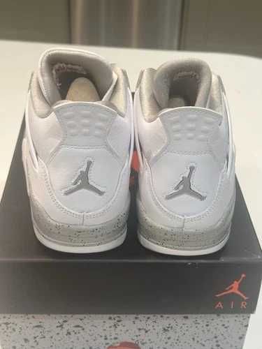Sneakers Jordan4 White Oreo cu eticheta (nu Nike, Gucci, Adidas, Balenciaga)