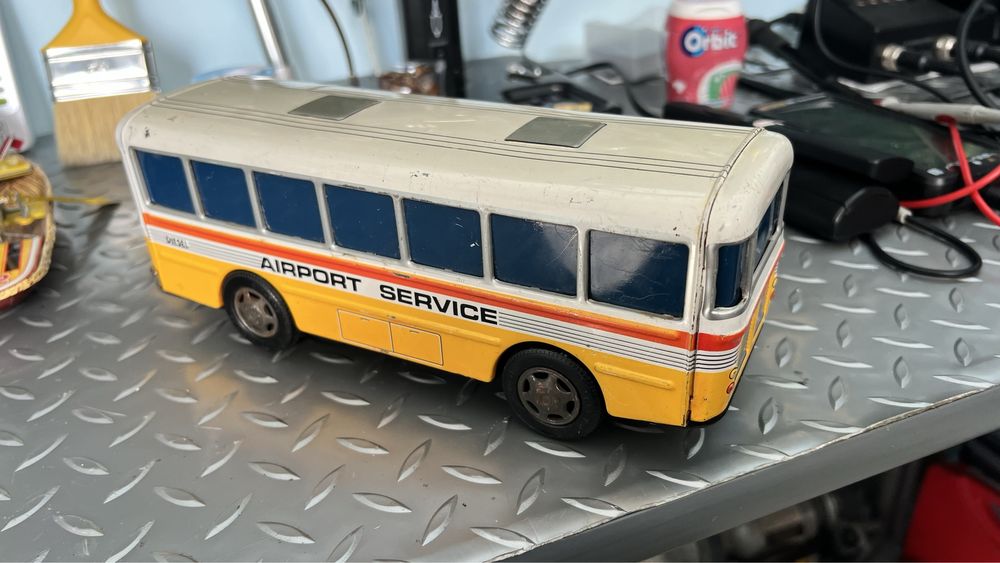 Стари метални колички