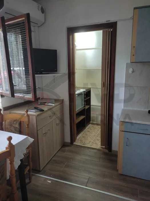 Дава се под наем едностаен апартамент в Колхозен Пазар! 21879332