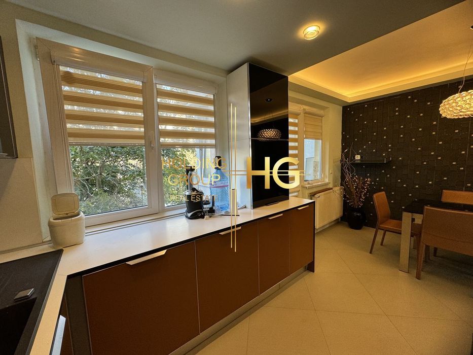 Продава се Четиристаен апартамент в Варна, Левски - 100 кв.м за 1800 €/кв.м - Снимка #3