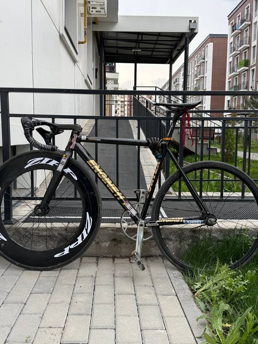 Engine 11 vortex golden black