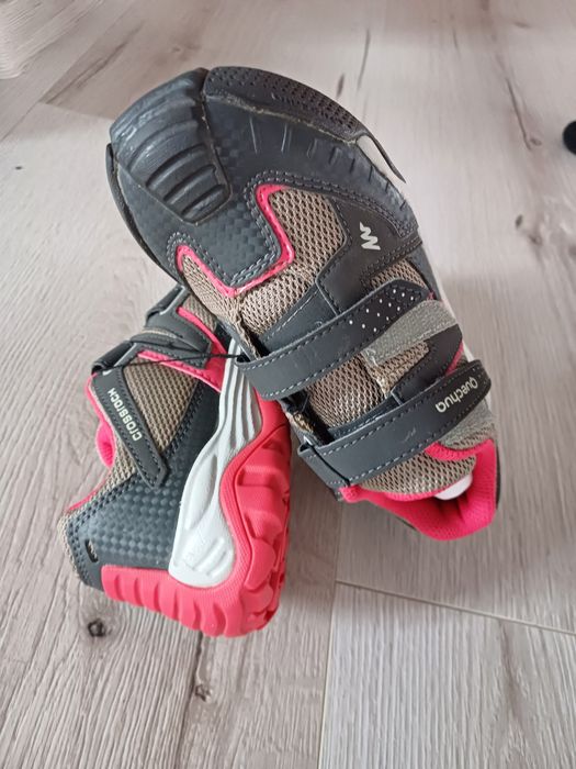 Adidași noi fata, nr 31