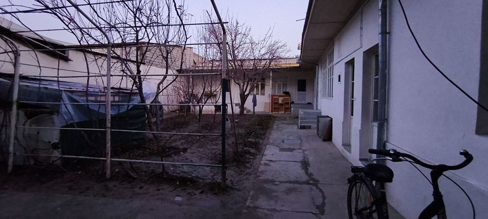 Uchastka sotiladi 6 Hona