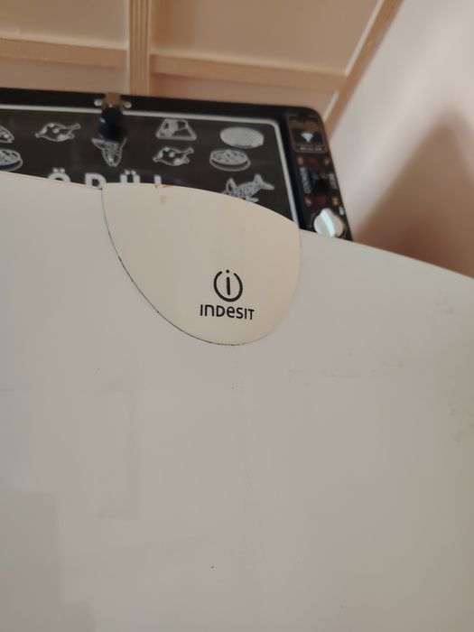 Холодильник indesit