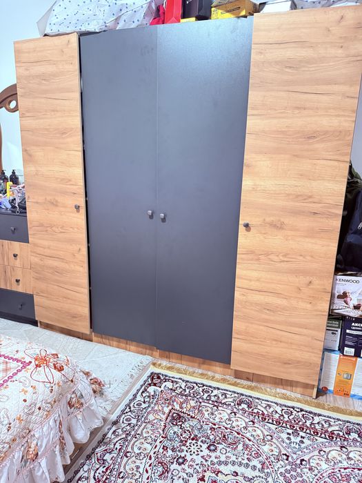 Продается Спальный гарнитур