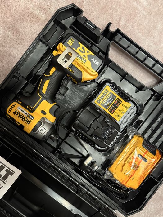 DEWALT DCF887P2 impact driver 2-18V-5AH LI-ION batteries brushless