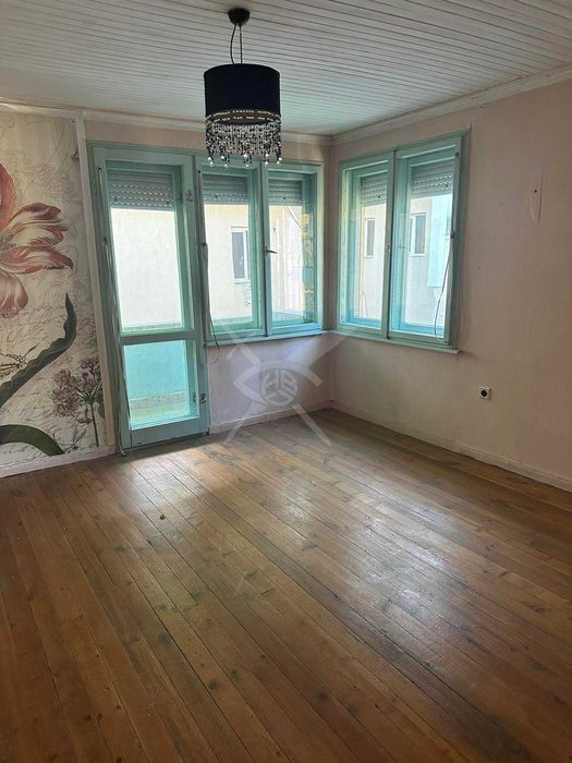 Продава се Етаж от къща в Бургас, Център - 150 кв.м за 1667 €/кв.м - Снимка #1