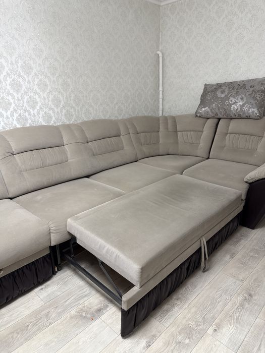 Продам большой угловой диван-трансформер