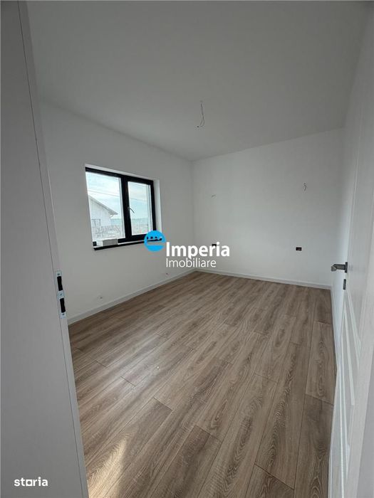 Casa 3 cam, 2 bai, Beci, canalizare, Ciurbesti Miroslava