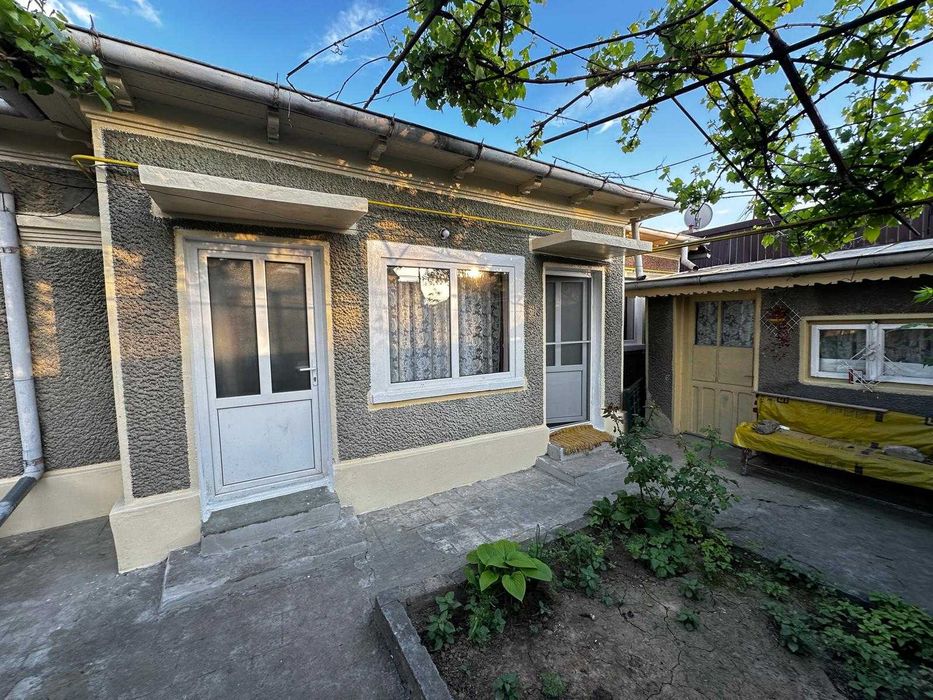 Casa de vanzare la pret de apartament