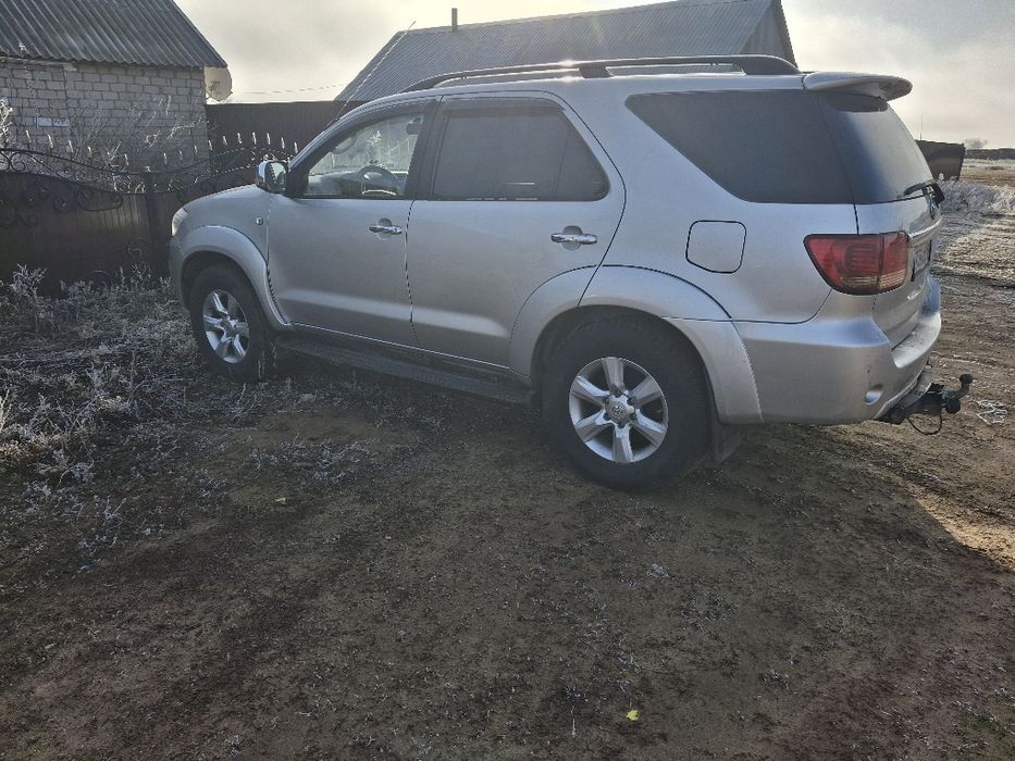 Продам Таёта Фортунер.