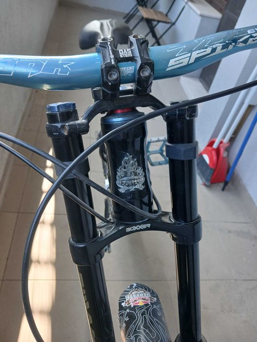 Даунхил(планински) Велосипед за спускане