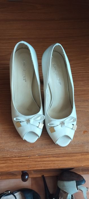 Продаю летнюю обувь